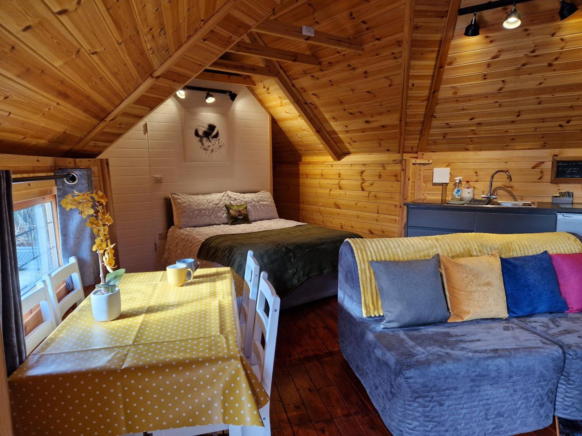 The Hive - Unique Log Cabin With Wood Burning Stove Ludchurch Esterno foto